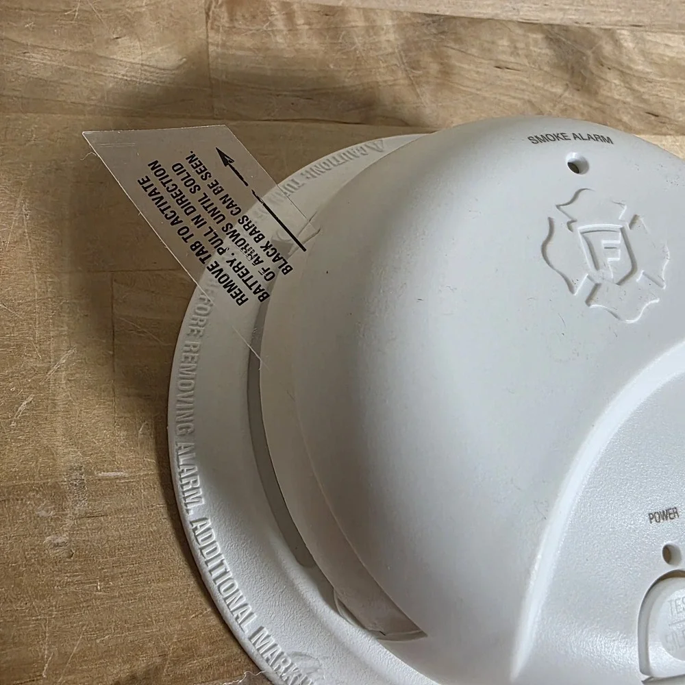 First Alert SMI100 BATTERY‎ OPERATED SMOKE ALARM New Never Used OOB Unit Only